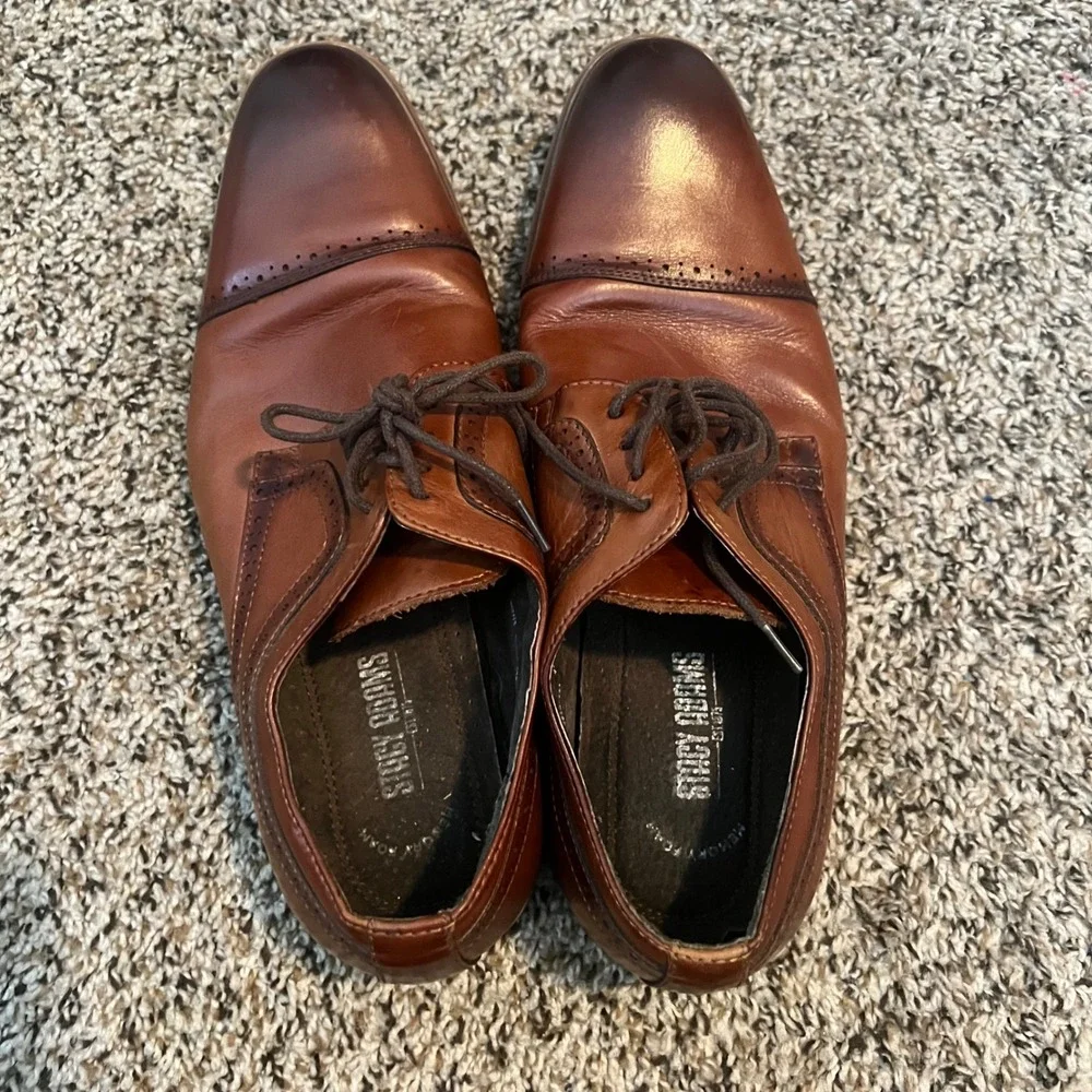 Stacy Adams Dickinson Mens 9.5M Cognac Leather Cap Toe Brogue Oxford 25036-221